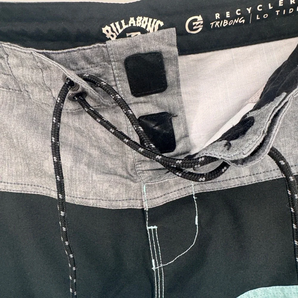 Billabong Mens Tribong Lo Tide Colorblock Board Shorts Grey Black Blue Size 31
